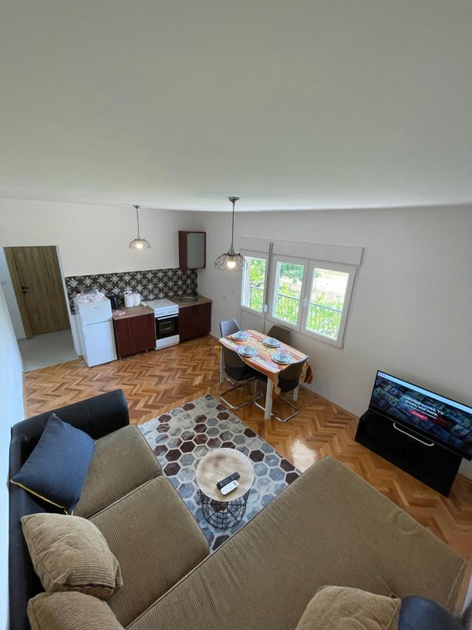 Entire 1-Bedroom Apartment With Free Parking Подгорица Экстерьер фото
